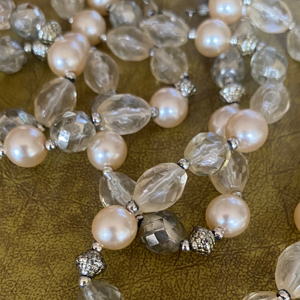 Vintage long Champagne faux Pearl and acrylic bead single Strand Necklace - Picture 6 of 6